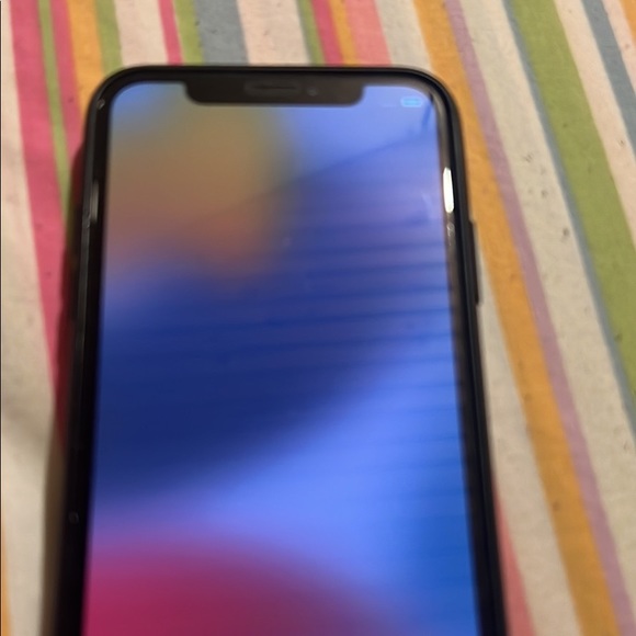 I’m selling my iPhone X 64GB unlocked well cared no scratches battery 100%